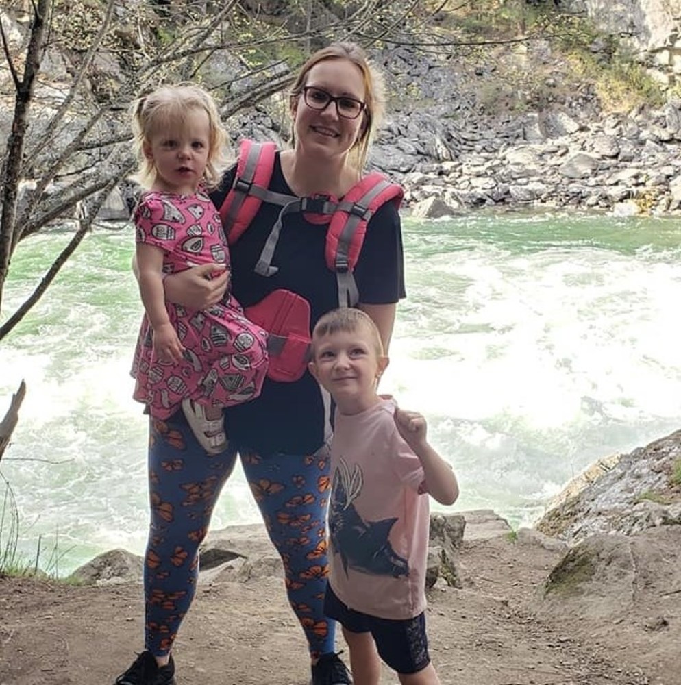 Meet your Posher, Danielle